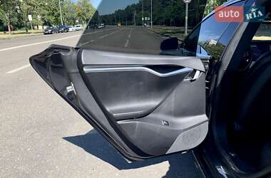 Лифтбек Tesla Model S 2016 в 