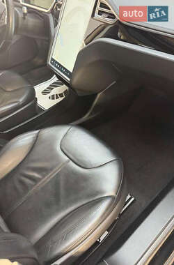 Лифтбек Tesla Model S 2014 в 