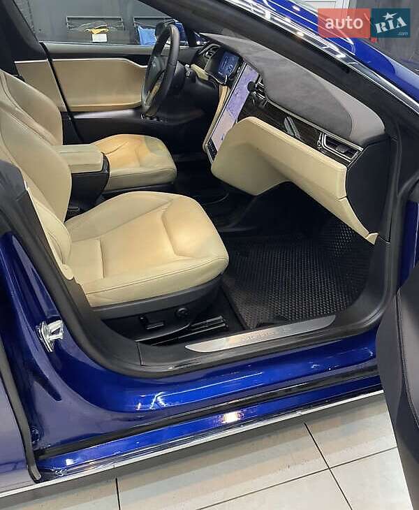 Лифтбек Tesla Model S 2016 в Киеве фото 2 Лифтбек Tesla Model S 2016 в Киеве