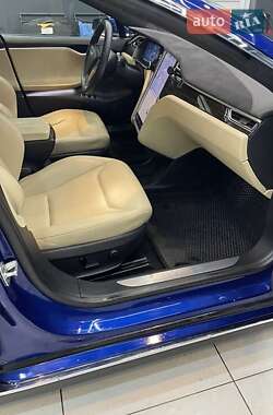 Лифтбек Tesla Model S 2016 в 
