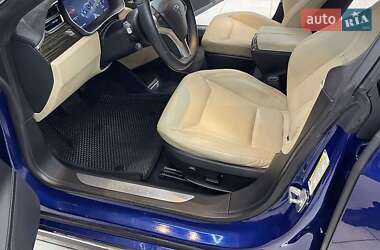Лифтбек Tesla Model S 2016 в 