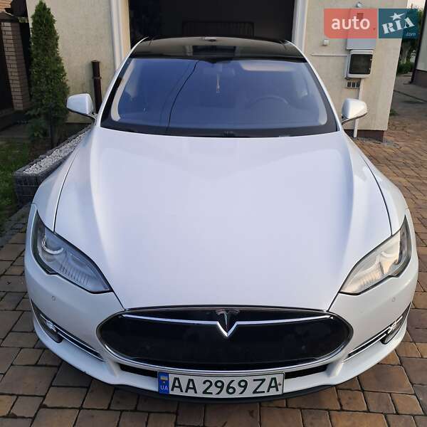 Ліфтбек Tesla Model S 2014 в Вінниці