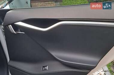 Лифтбек Tesla Model S 2014 в 