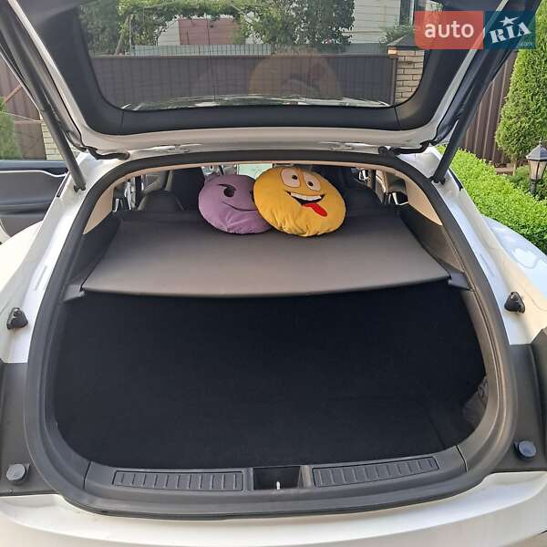 Ліфтбек Tesla Model S 2014 в Вінниці