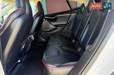 Лифтбек Tesla Model S 2014 в 