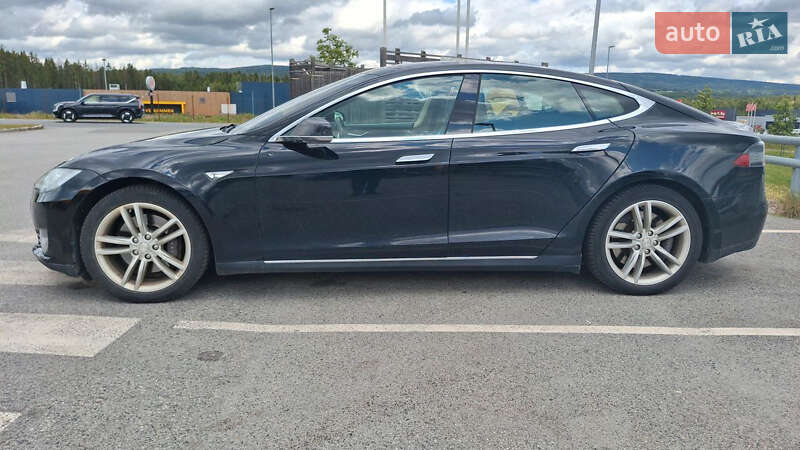 Лифтбек Tesla Model S 2014 в Одессе фото 3 Лифтбек Tesla Model S 2014 в Одессе