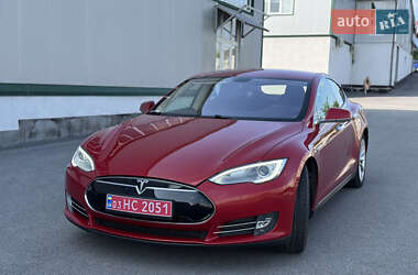 Лифтбек Tesla Model S 2014 в 