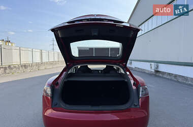 Лифтбек Tesla Model S 2014 в 