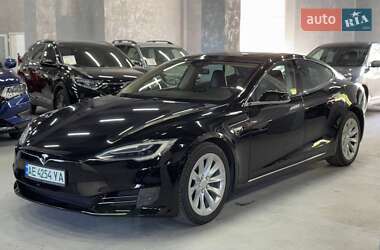 Лифтбек Tesla Model S 2016 в 