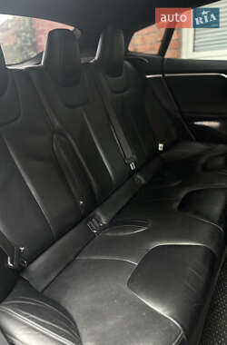 Лифтбек Tesla Model S 2017 в 