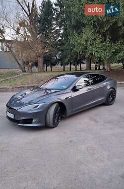 Лифтбек Tesla Model S 2020 в 