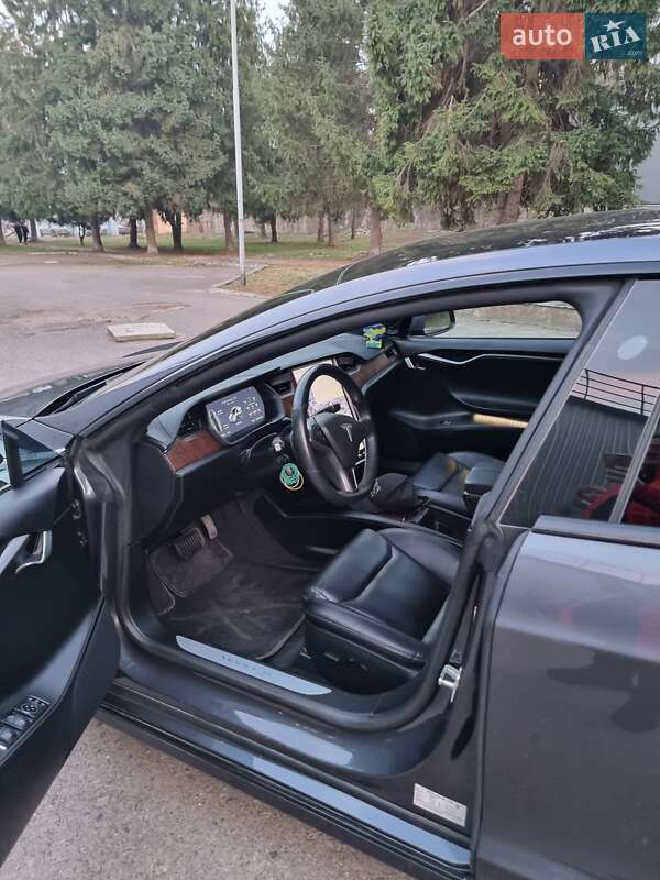 Лифтбек Tesla Model S 2020 в Львове