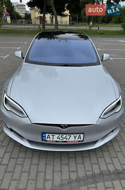Лифтбек Tesla Model S 2017 в 