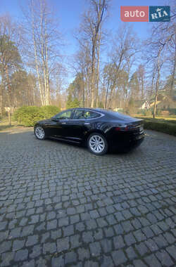 Лифтбек Tesla Model S 2017 в 
