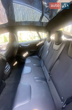 Лифтбек Tesla Model S 2017 в 