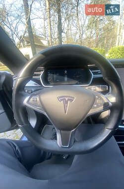 Лифтбек Tesla Model S 2017 в 