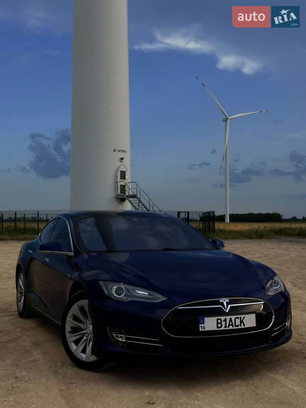 Ліфтбек Tesla Model S 2015 в Одесі