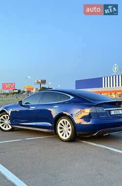 Лифтбек Tesla Model S 2015 в 
