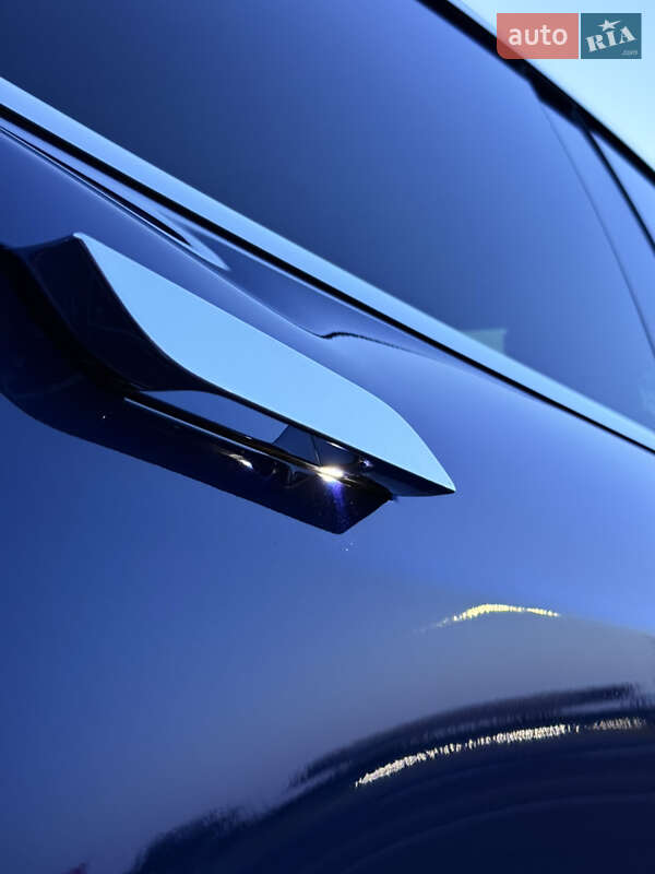 Ліфтбек Tesla Model S 2015 в Одесі