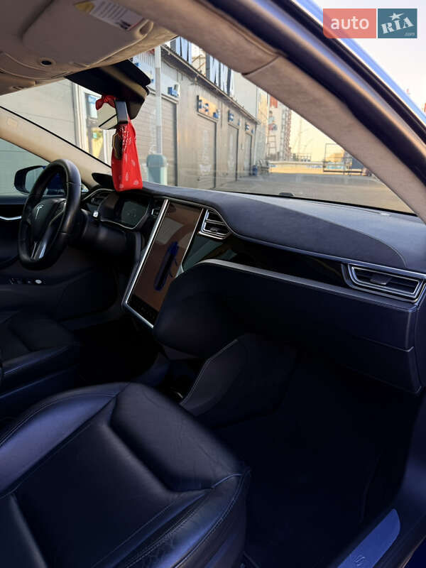 Ліфтбек Tesla Model S 2015 в Одесі