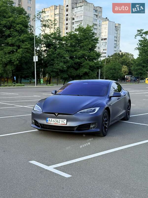 Лифтбек Tesla Model S 2019 в Киеве
