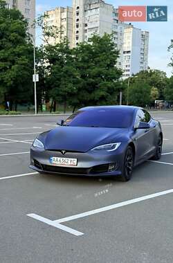 Лифтбек Tesla Model S 2019 в 