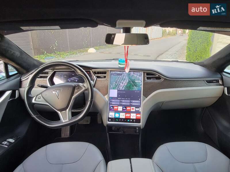 Лифтбек Tesla Model S 2013 в Днепре