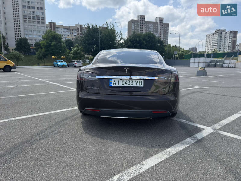 Лифтбек Tesla Model S 2013 в Киеве