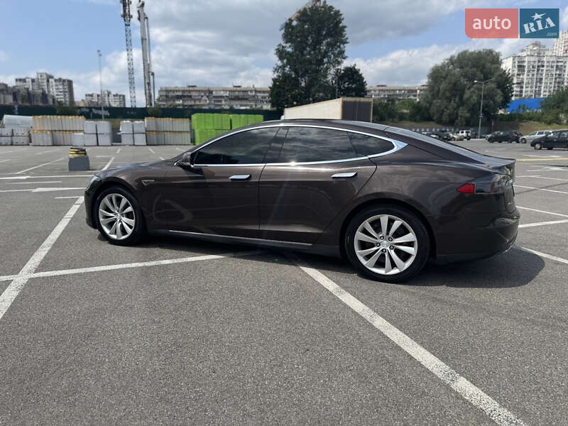 Лифтбек Tesla Model S 2013 в Киеве