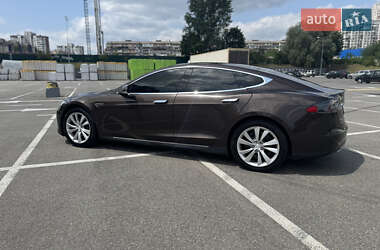 Лифтбек Tesla Model S 2013 в 