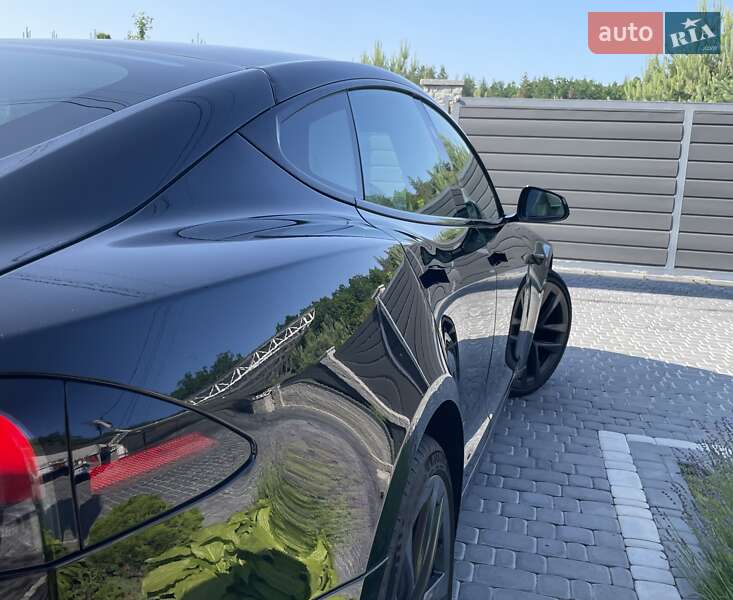 Лифтбек Tesla Model S 2022 в Житомире