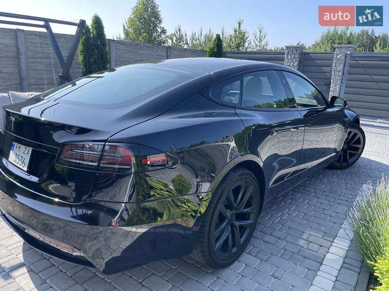 Лифтбек Tesla Model S 2022 в Житомире