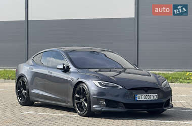 Ліфтбек Tesla Model S 2015 в Львові