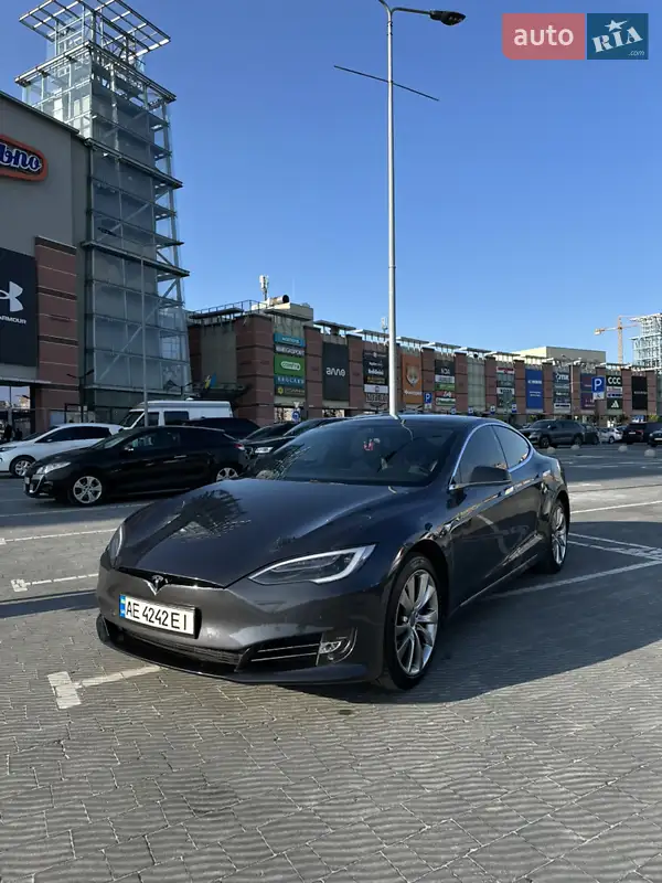 Tesla Model S 2016