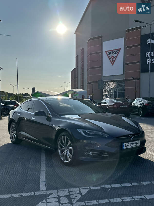 Лифтбек Tesla Model S 2016 в Львове фото 18 Лифтбек Tesla Model S 2016 в Львове