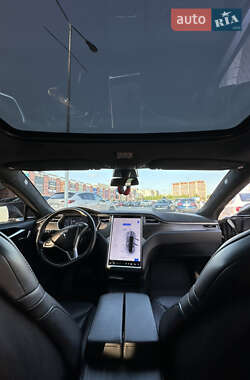 Лифтбек Tesla Model S 2016 в Львове