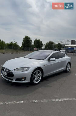 Лифтбек Tesla Model S 2013 в 