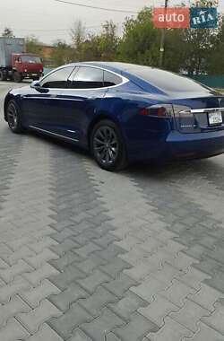 Лифтбек Tesla Model S 2016 в 