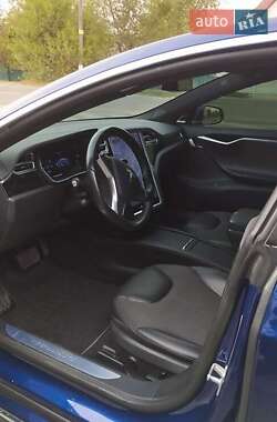 Лифтбек Tesla Model S 2016 в 