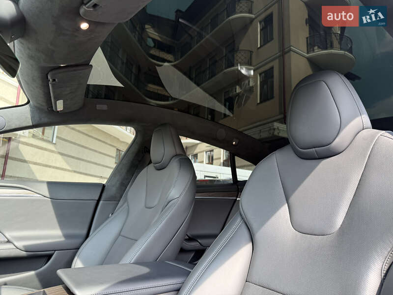 Лифтбек Tesla Model S 2022 в Шептицькому