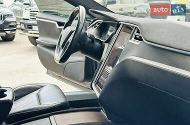 Лифтбек Tesla Model S 2016 в 