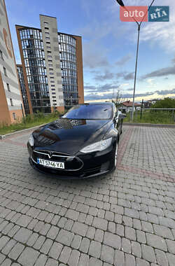 Лифтбек Tesla Model S 2015 в 