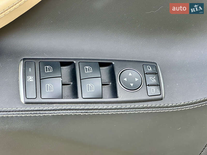 Лифтбек Tesla Model S 2015 в Киеве