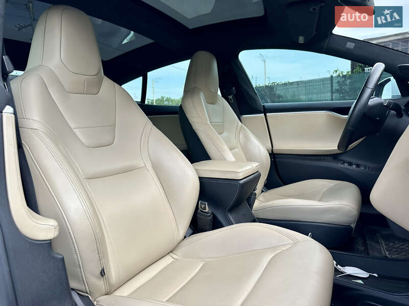 Лифтбек Tesla Model S 2015 в Киеве