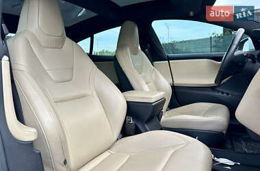 Лифтбек Tesla Model S 2015 в 