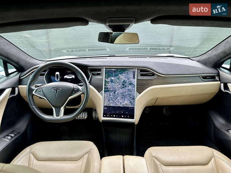 Лифтбек Tesla Model S 2015 в Киеве