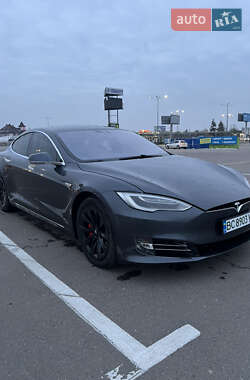 Лифтбек Tesla Model S 2016 в 