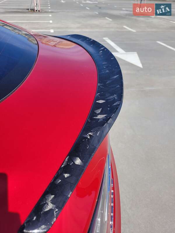 Лифтбек Tesla Model S 2018 в Киеве