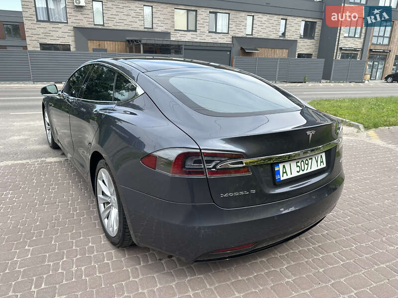 Лифтбек Tesla Model S 2018 в Киеве фото 3 Лифтбек Tesla Model S 2018 в Киеве