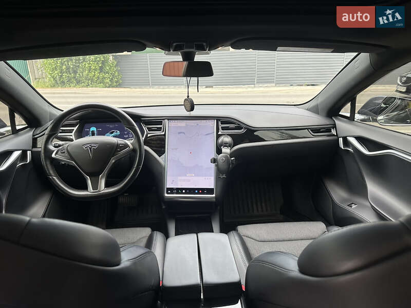 Лифтбек Tesla Model S 2018 в Киеве фото 12 Лифтбек Tesla Model S 2018 в Киеве